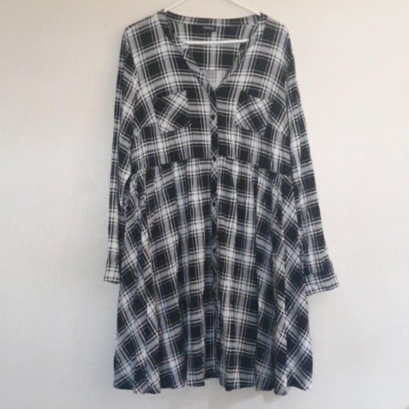 Torrid Black And White Plaid Challis Shirtdress - Picture 4 of 15